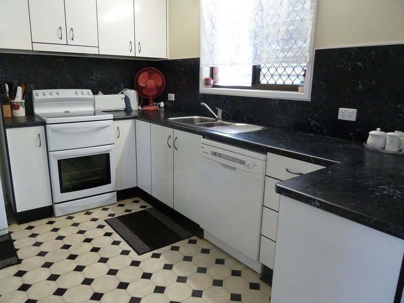 12 Phillip Street, Mount Pleasant QLD 4740