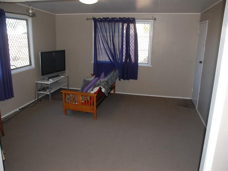 12 Peatey Street, Andergrove QLD 4740