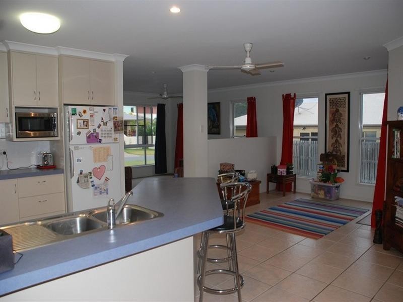 7 Seaspray Close, Shoal Point QLD 4750