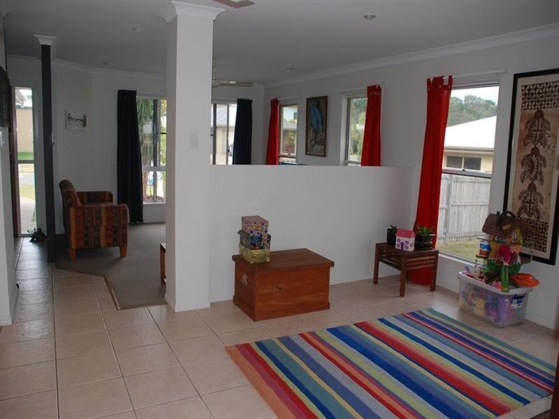 7 Seaspray Close, Shoal Point QLD 4750