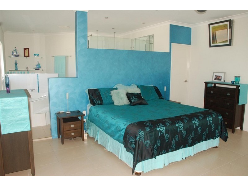 11 Coral Ridge Drive, Eimeo QLD 4740