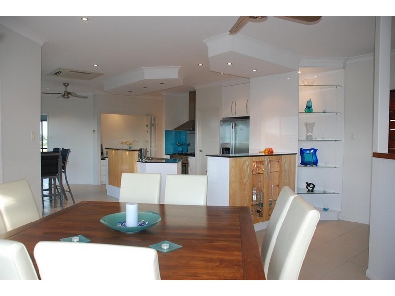 11 Coral Ridge Drive, Eimeo QLD 4740