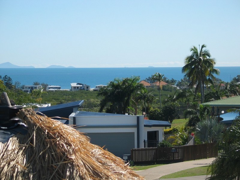 11 Coral Ridge Drive, Eimeo QLD 4740