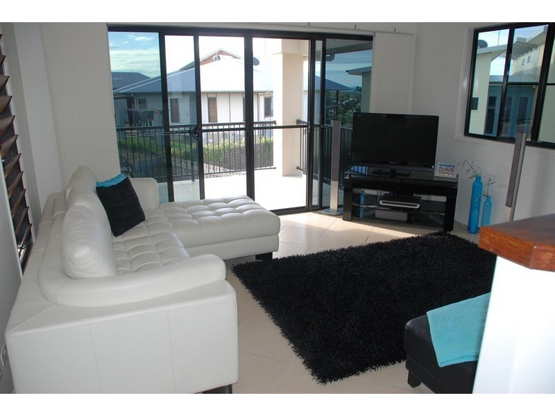 11 Coral Ridge Drive, Eimeo QLD 4740