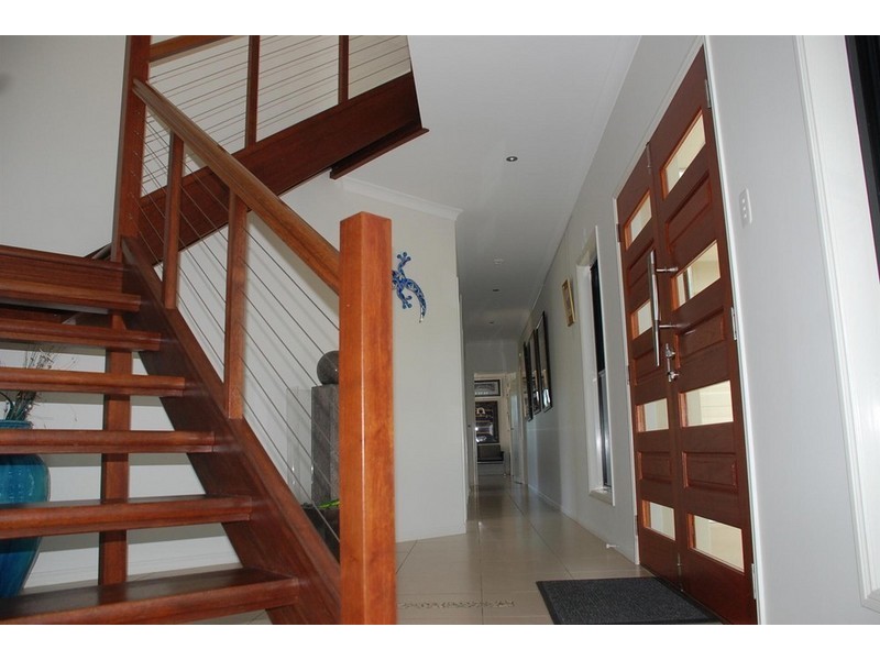 11 Coral Ridge Drive, Eimeo QLD 4740