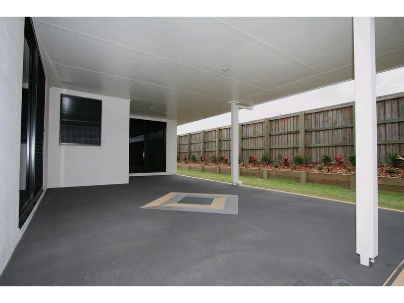 28 Woden Crescent, Ooralea QLD 4740