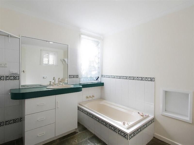 27 Denman Avenue, Shoal Point QLD 4750