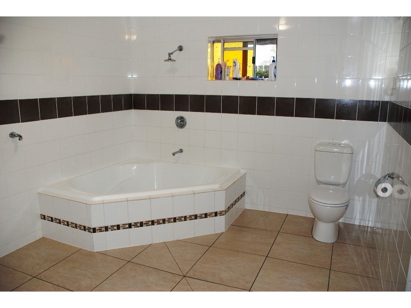 1 Andergrove Road, Andergrove QLD 4740