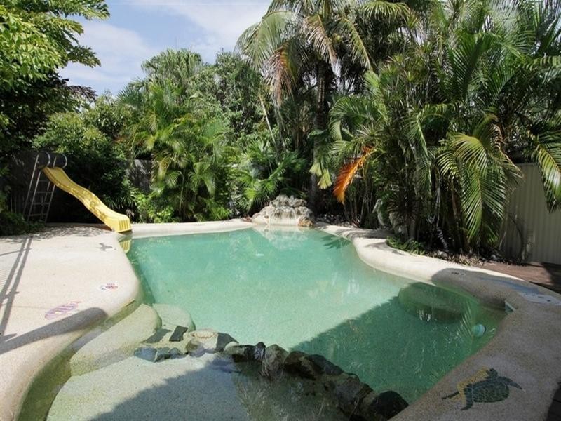 14 Binnington Esplanade, East Mackay QLD 4740