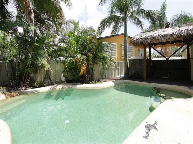 14 Binnington Esplanade, East Mackay QLD 4740