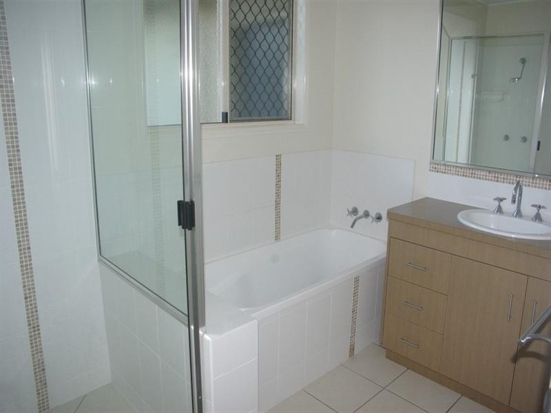 10 Rosemoor Court, Glenella QLD 4740