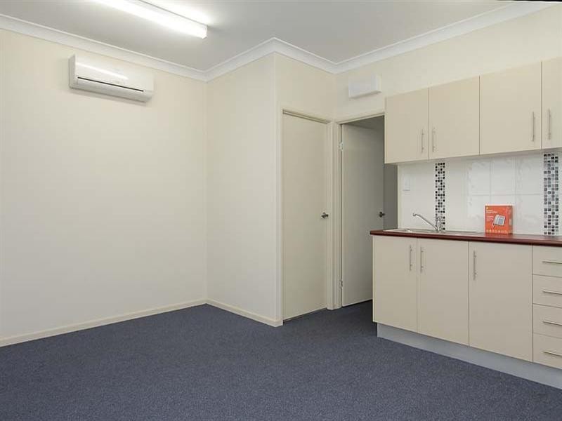 2/52 Margaret Vella Drive, Paget QLD 4740