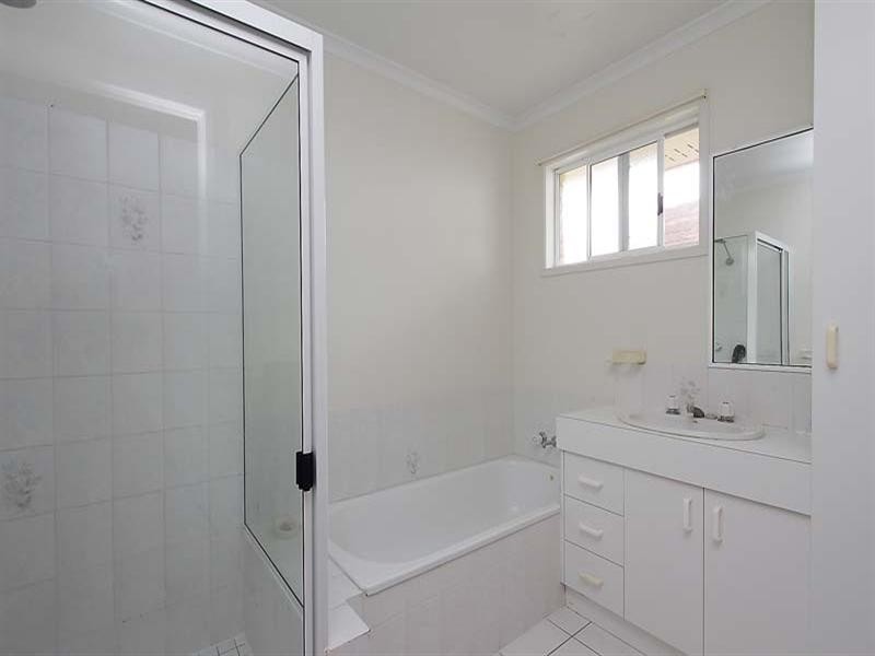 1/2 Glenhorn Close, West Mackay QLD 4740