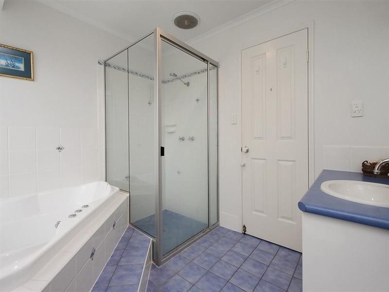 12 Starboard Circuit, Shoal Point QLD 4750