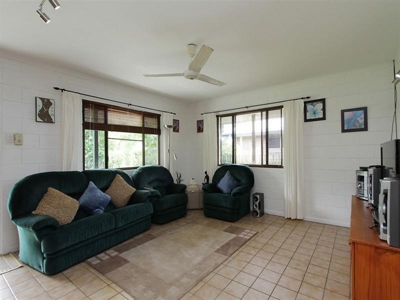 9 Blacksmith Street, Slade Point QLD 4740