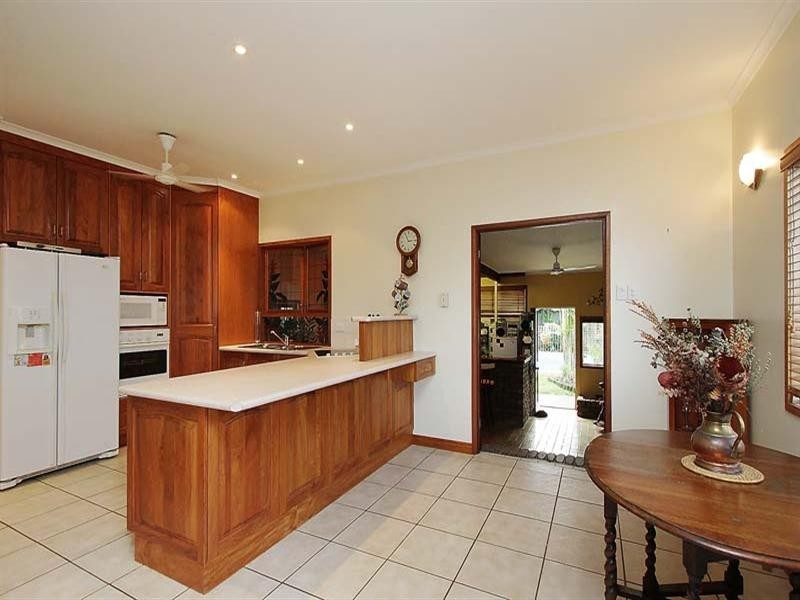 24 Binnington Esplanade, East Mackay QLD 4740