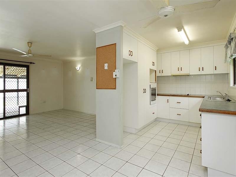8 Eaglemount Road, Andergrove QLD 4740