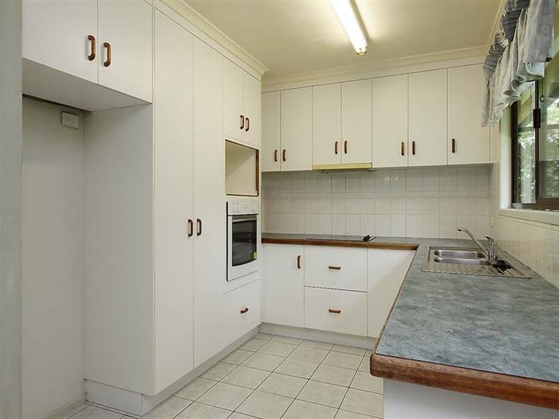 8 Eaglemount Road, Andergrove QLD 4740