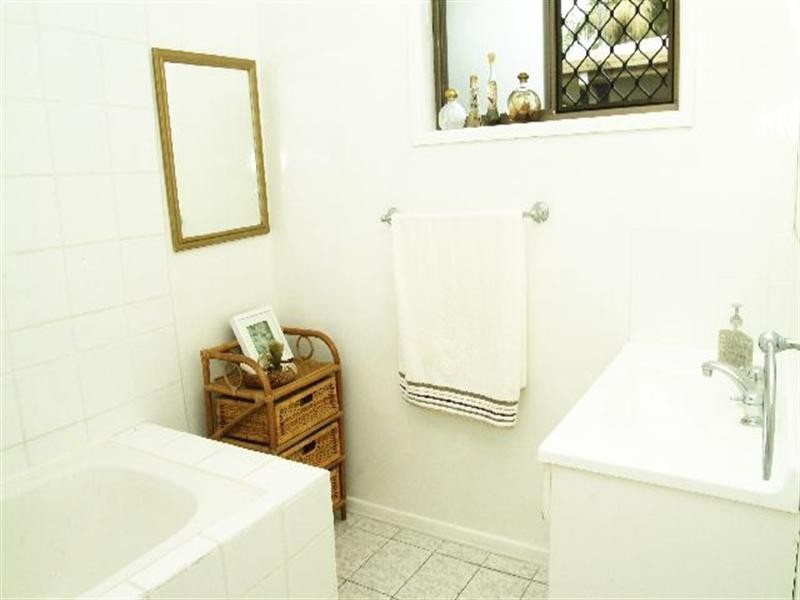 17 Hartog Street, Andergrove QLD 4740