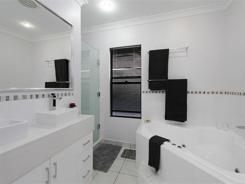 47 Victor Avenue, Glenella QLD 4740