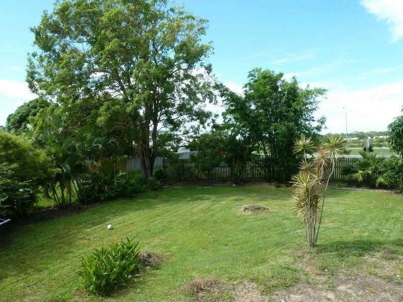 6 Christensen Street, Bucasia QLD 4750