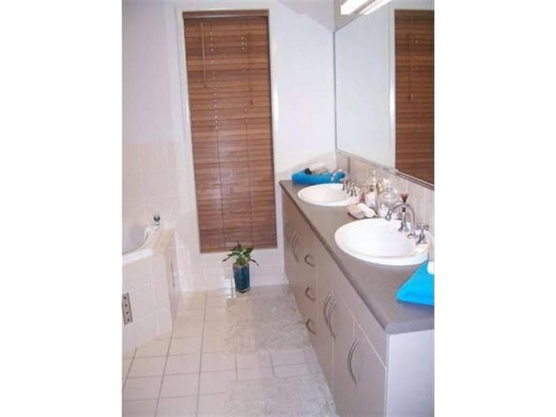 4 Antonia Court, Glenella QLD 4740