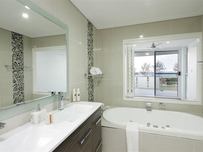 2/19 East Point Drive, Mackay QLD 4740