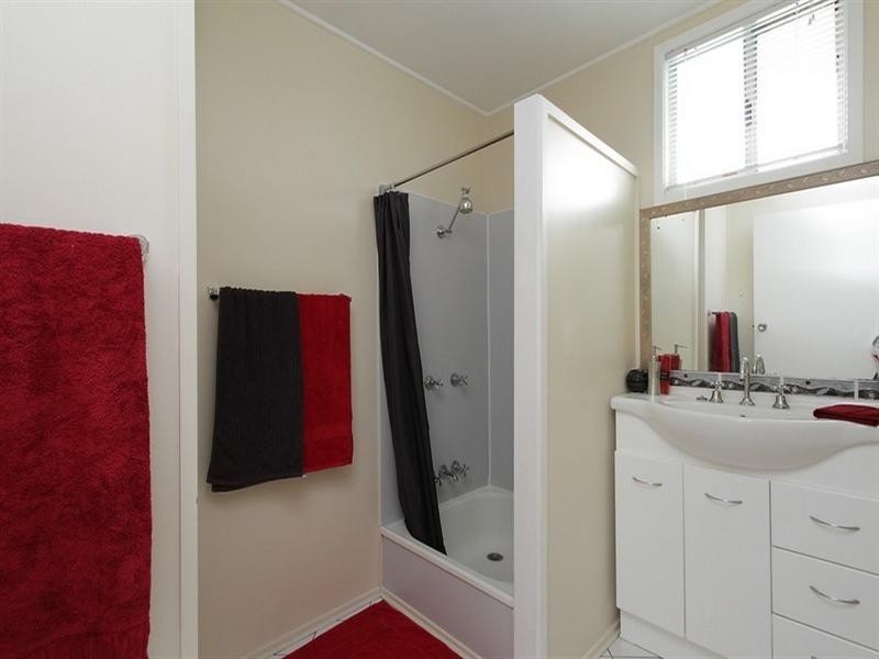 Shop 3 Grandview Drive, Mount Pleasant QLD 4740