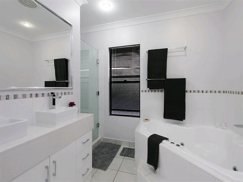 47 Victor Avenue, Glenella QLD 4740