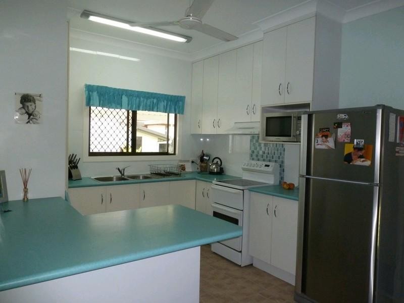 10 Adrian Street, West Mackay QLD 4740