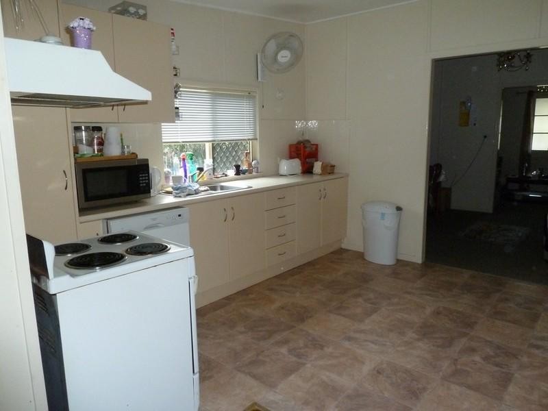 45 Anzac Parade, Finch Hatton QLD 4756