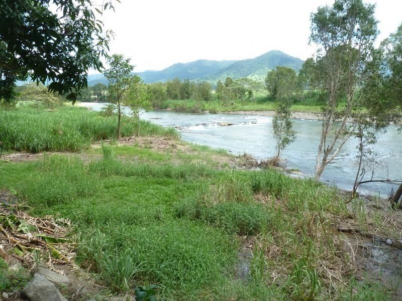 45 Anzac Parade, Finch Hatton QLD 4756