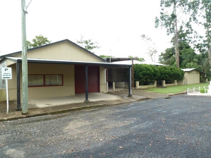 17 Anzac Parade, Finch Hatton QLD 4756
