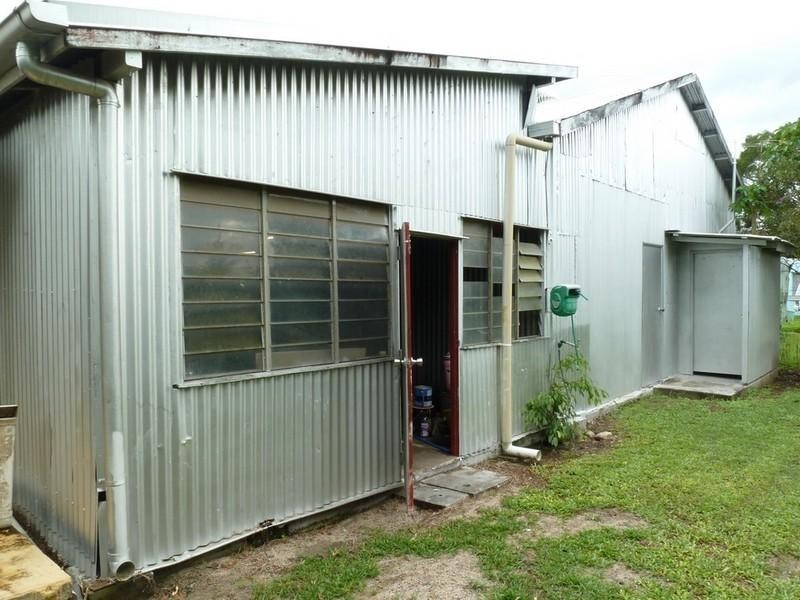 17 Anzac Parade, Finch Hatton QLD 4756