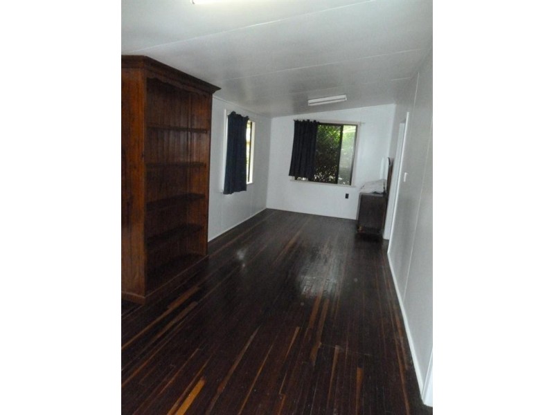 17 Anzac Parade, Finch Hatton QLD 4756