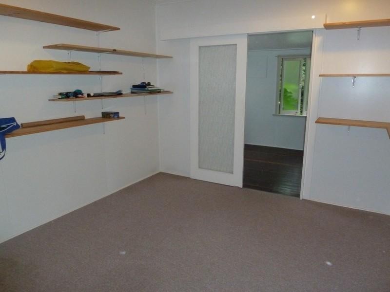 17 Anzac Parade, Finch Hatton QLD 4756