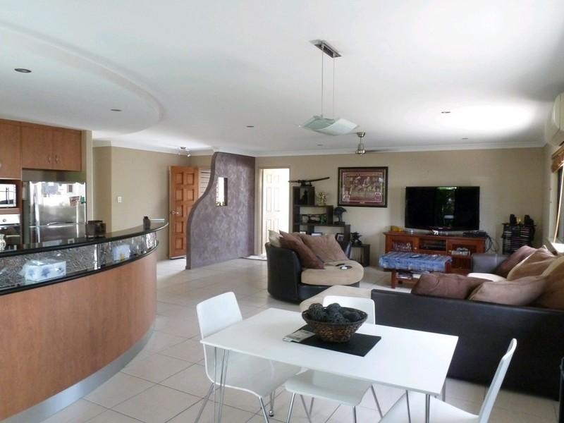 12 Gillies Court, Rural View QLD 4740