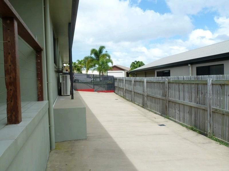 12 Gillies Court, Rural View QLD 4740