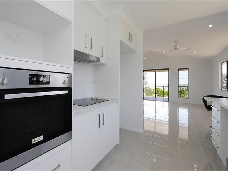 8/25 Slade Esplanade, Slade Point QLD 4740