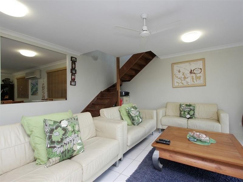 1 Poinciana Avenue, Seaforth QLD 4741