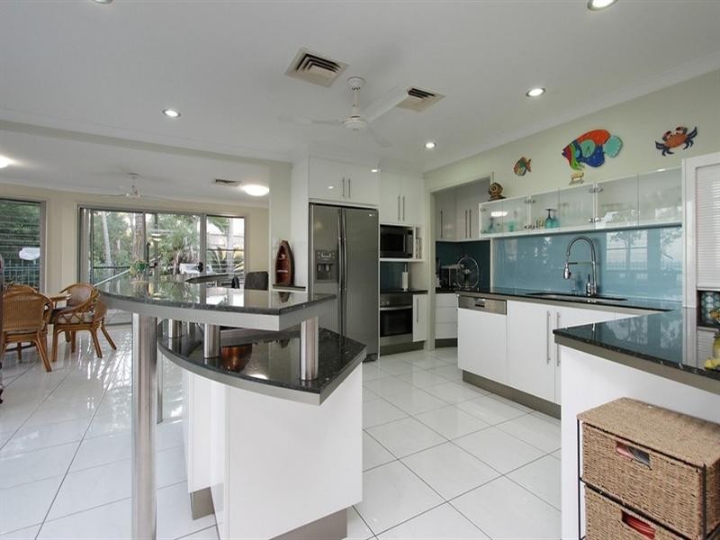1 Poinciana Avenue, Seaforth QLD 4741