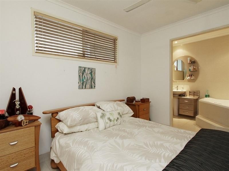 1 Poinciana Avenue, Seaforth QLD 4741