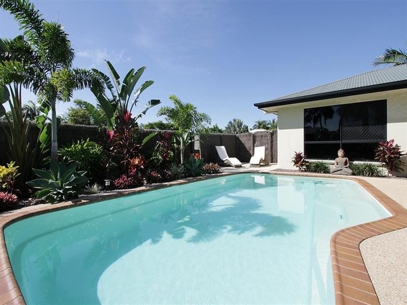 16 Botha Street, Blacks Beach QLD 4740