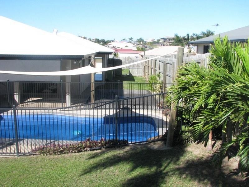 11 Spinks Court, Eimeo QLD 4740