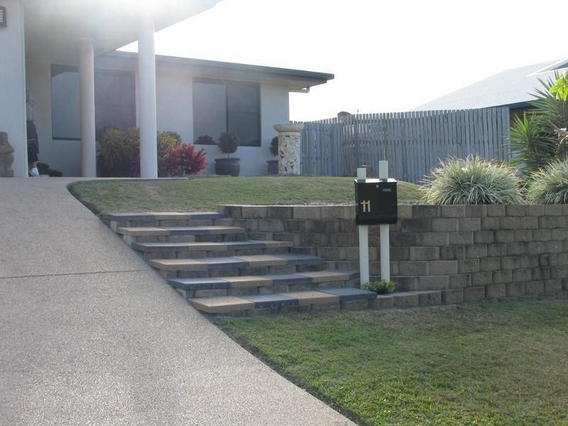 11 Spinks Court, Eimeo QLD 4740