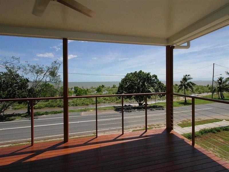 8 Slade Esplanade, Slade Point QLD 4740