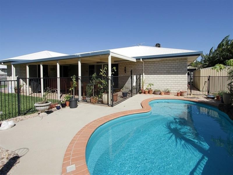 18 Dustwill Street, Eimeo QLD 4740