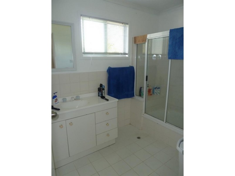 12 Mansfield Drive, Beaconsfield QLD 4740