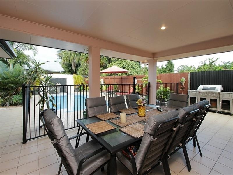16 Beachside Place, Shoal Point QLD 4750