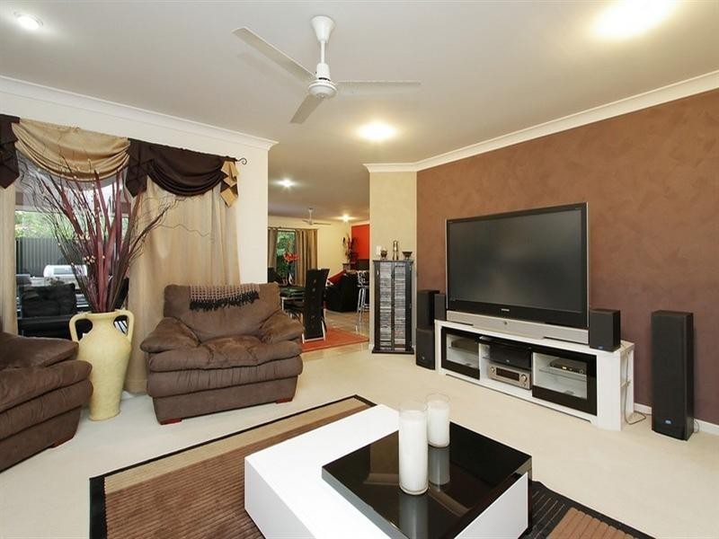 16 Beachside Place, Shoal Point QLD 4750